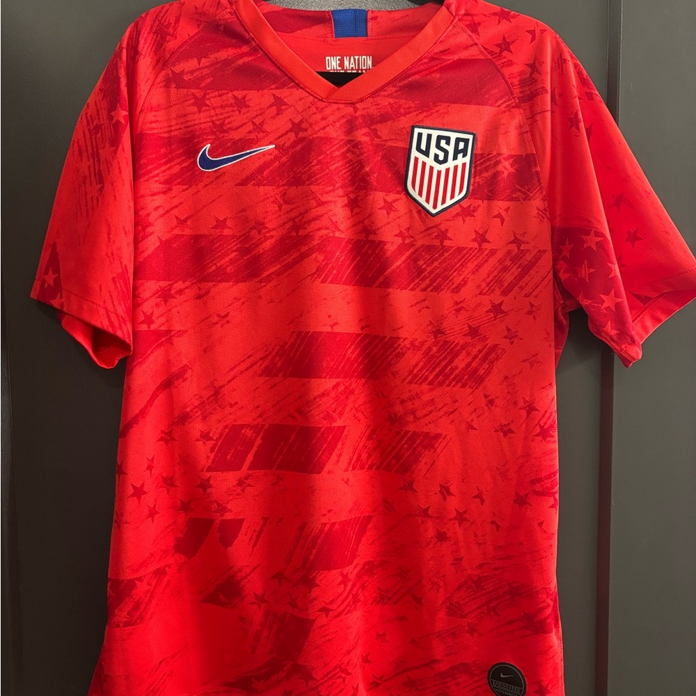 Nike US Men’s Soccer Team Away Red Jersey 2019. Great condition rarely worn.